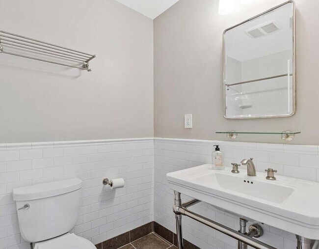 Building Photo - 2074 Royal Fern Ct