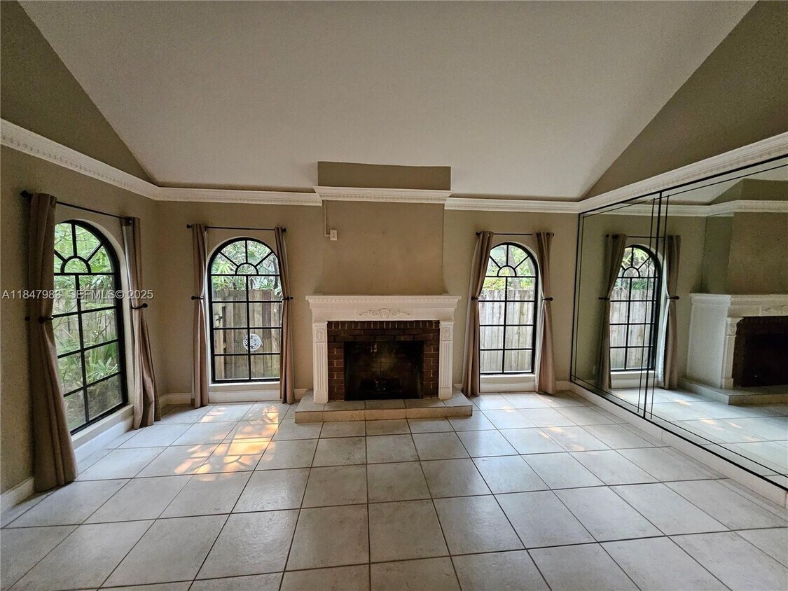 Photo - 38 SW 6TH ST #38 DANIA, FL 33004