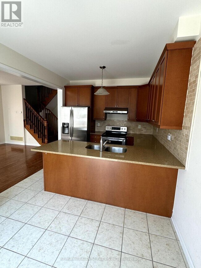 Building Photo - 30 Arkwright Dr