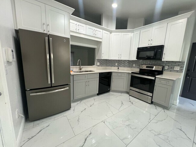 Foto del edificio - 920 Kingfisher Dr
