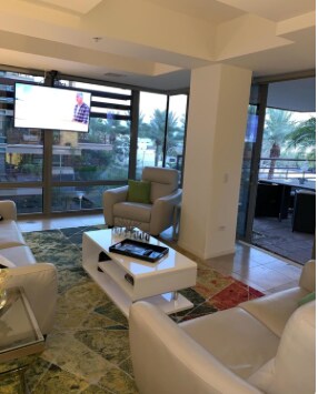 Unidad de esquina - 7137 E Rancho Vista Dr