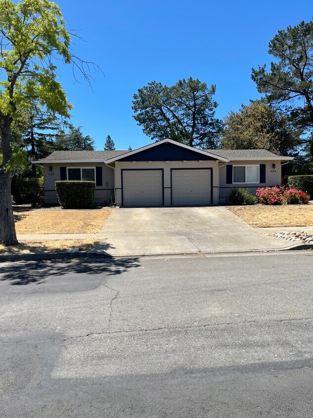 Primary Photo - 652 Vasona Ave