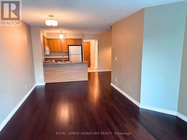 Building Photo - 219 Fort York Blvd