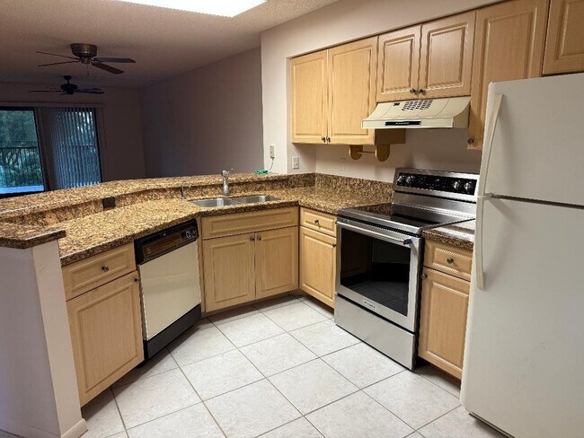 Foto del edificio - 2205 S Cypress Bend Dr
