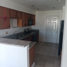 Building Photo - 14114 Old Village Ln