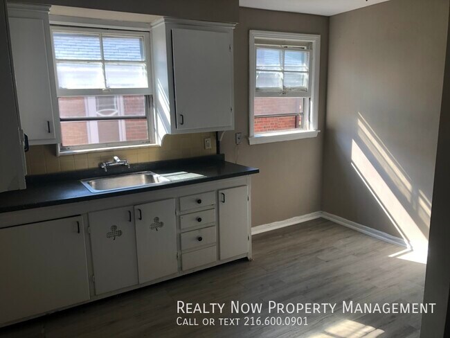 Foto del edificio - 13838 Cedar Rd