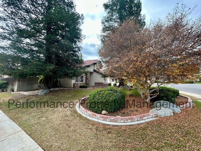 Foto del edificio - Stunning 4 Bed/3 Bath Home in The Oaks w/ Pool, Solar & $0 Deposit Option