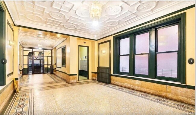 Building Photo - 664 W 161st St