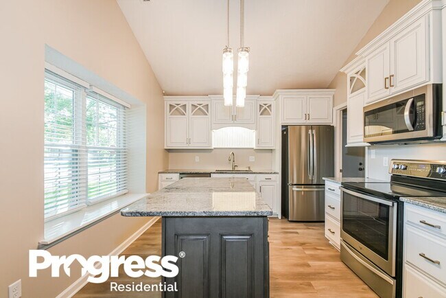 Building Photo - 14701 Village Park E Dr