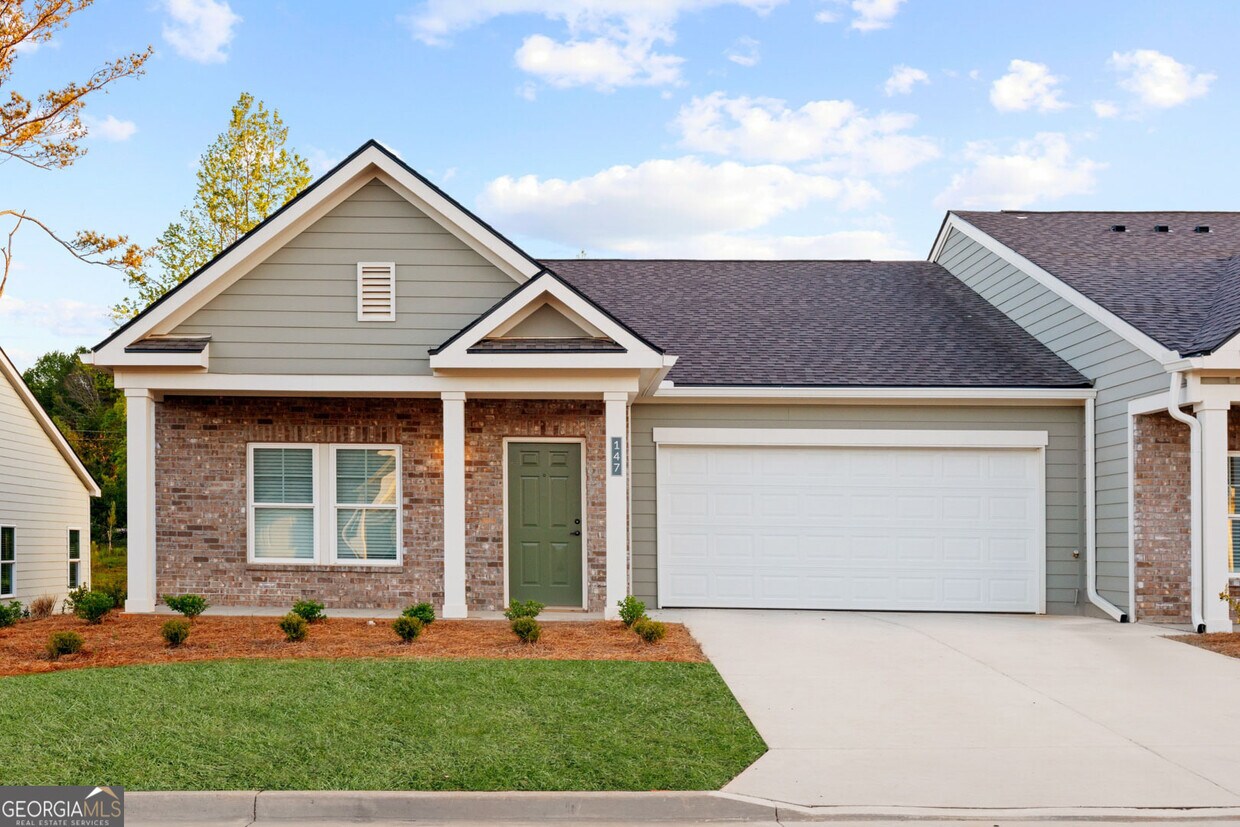 Foto principal - 705 Charles Hardy Pkwy