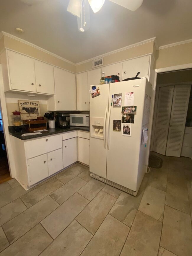 Building Photo - 1028 River Ridge Dr
