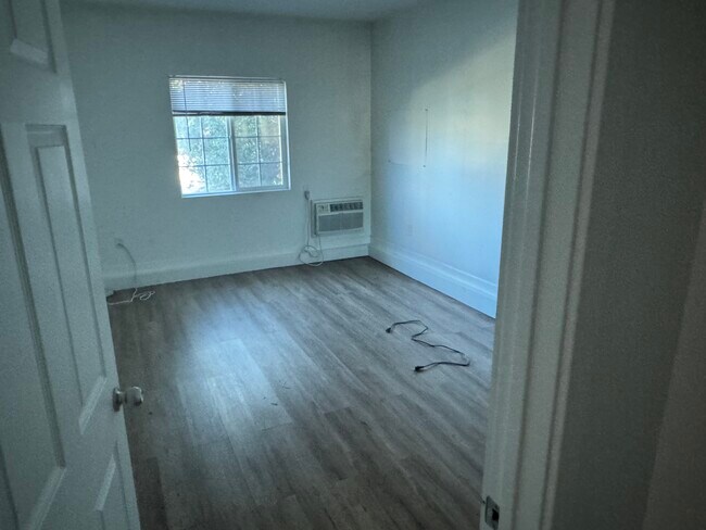 Foto del edificio - 22222 Vanowen St