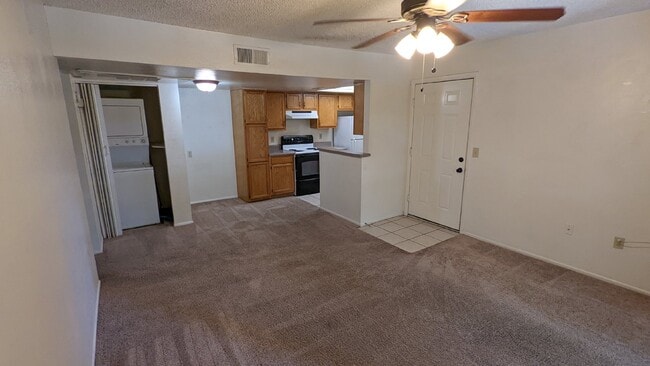 Building Photo - 1 Bedroom unit overlooking the Pool! Gated...