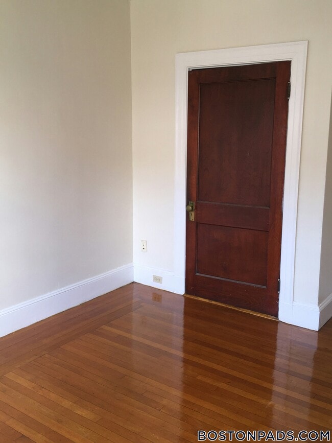 Building Photo - 163 Summer St