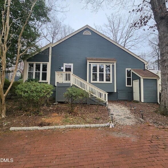 Building Photo - 5820 Sentinel Dr