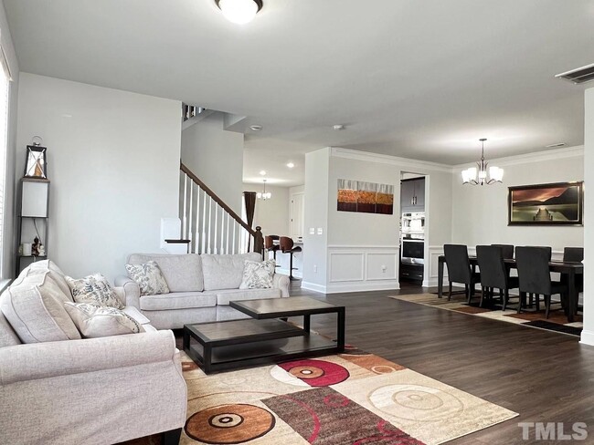 Building Photo - End Unit Luxary Townhome for Rent Apex
