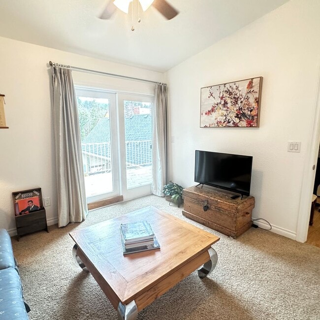 Building Photo - Courtyard Vista Cottage: A peaceful retreat with stunning views and a charming courtyard. $300 ut...