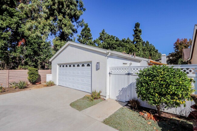 Building Photo - 104 Windjammer