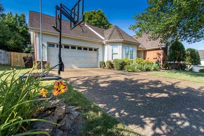 Building Photo - 545 Wilkes Cove
