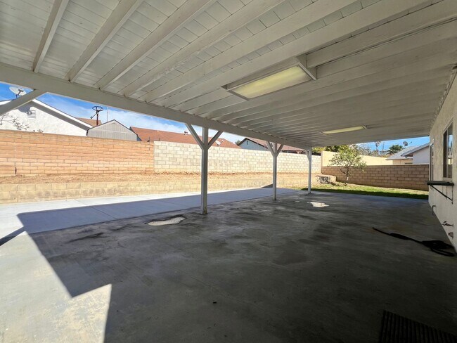 Foto del edificio - Spacious 5BD/2.5BA Two-Story Home in South San Diego with Large Backyard, Office & Attached Garage