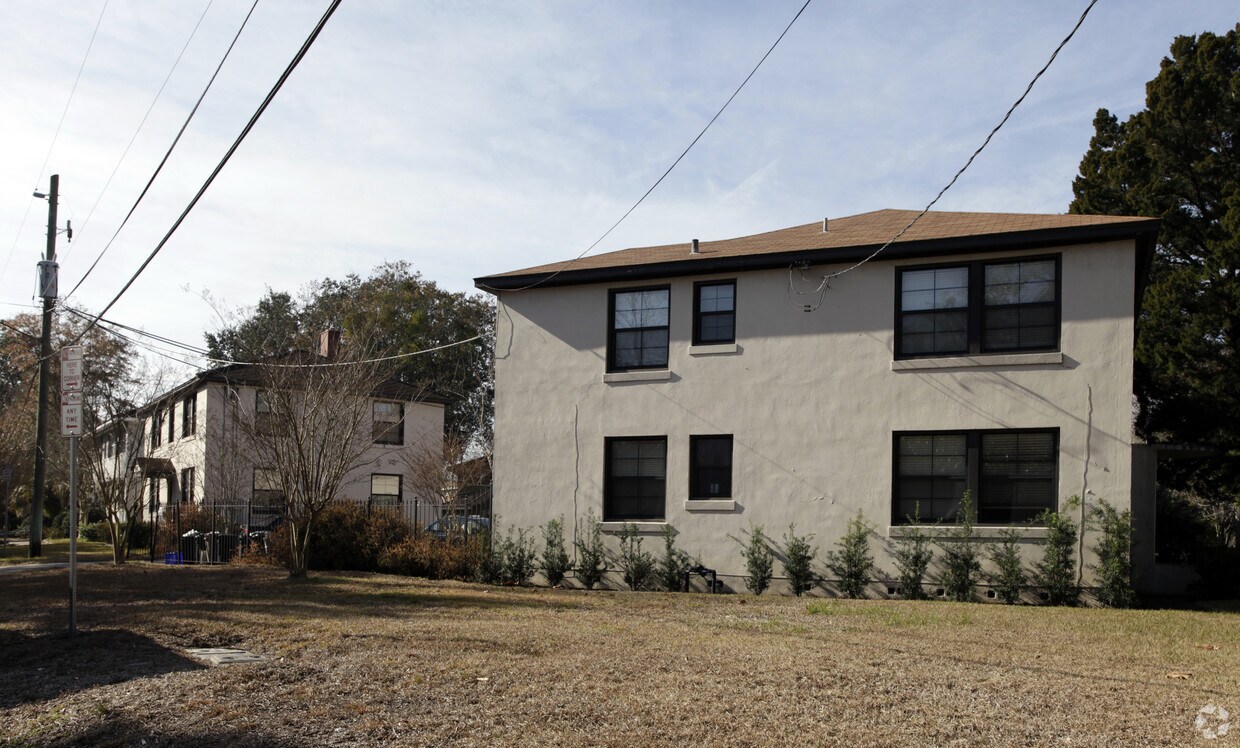 Primary Photo - 1328-1340 Landon Ave