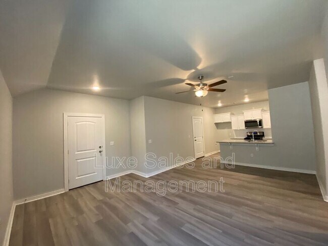 Foto del edificio - 1317 E Ash St
