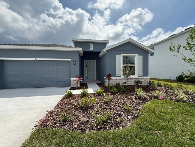 Foto del edificio - New built 4 bedroom 3 bath 3 car garage in Coddington Subdivision