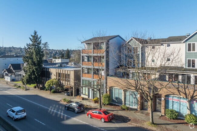 Building Photo - 3833 Aurora Ave N