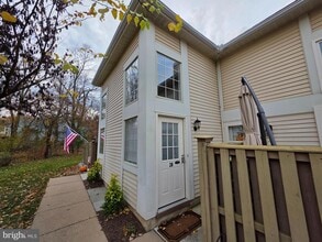 Building Photo - 30 Brookside Ct