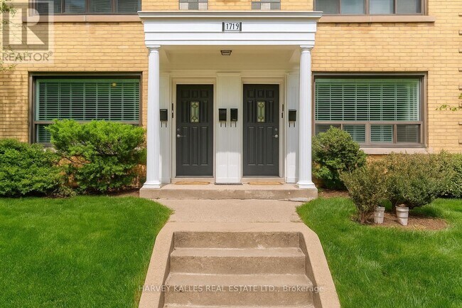 Photo du bâtiment - 1719-1719 Bathurst St
