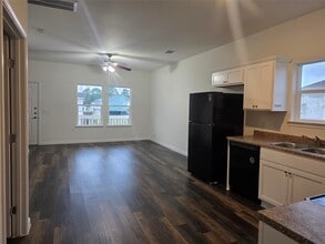 Building Photo - 6311 White Oak Dr