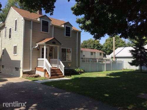 Primary Photo - 1721 S 88th St