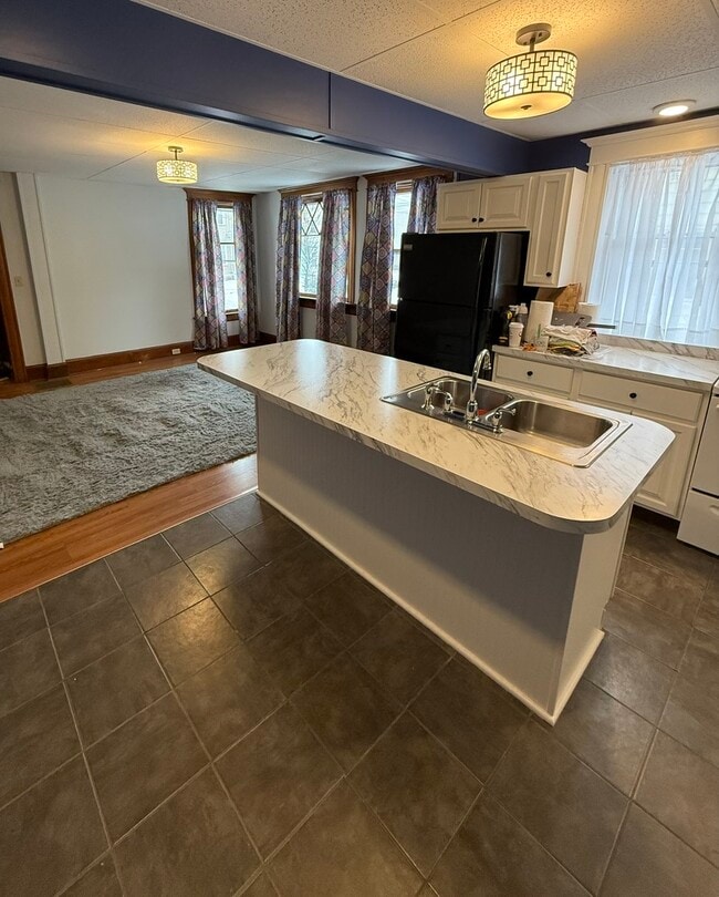 Building Photo - 7 Bacon St