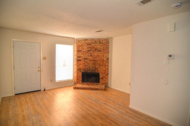 Foto del edificio - 9451 Olde Village Ct