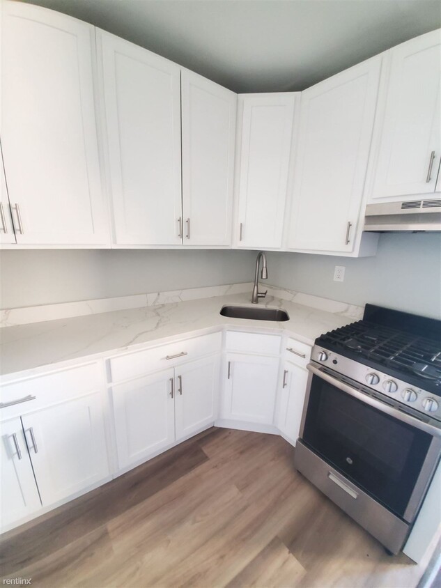 Studio, 1 bath - 2209 Main St # B15 B15 - Studio, 1 bath  - 2209 Main St # B15 B15