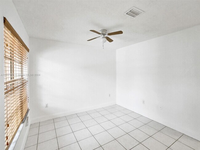 Foto del edificio - 8986 NW 53rd Ct