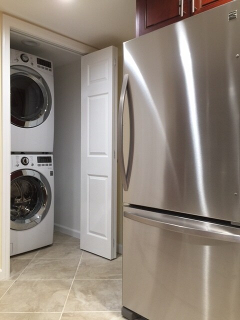 WASHER/DRYER - 259 Grace Ave