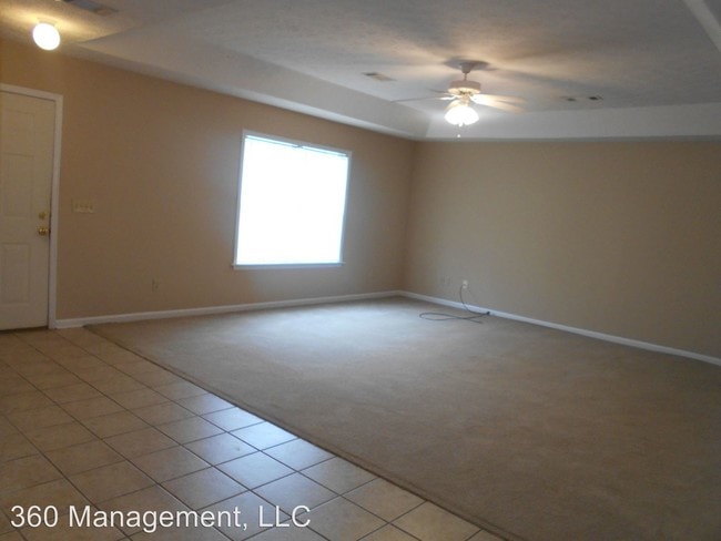 Building Photo - 726-728 Yeager Ln