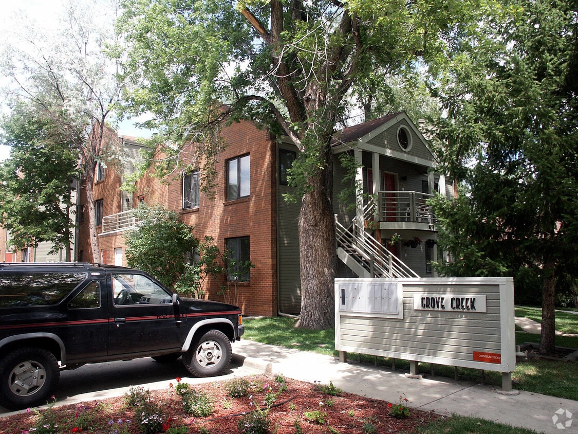 Building Photo - Grove Creek Condominums