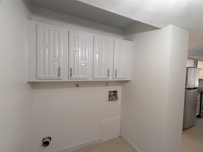 Building Photo - 5903 Graycliff Dr