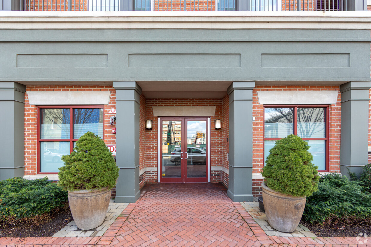 Entrada - Crescent Court