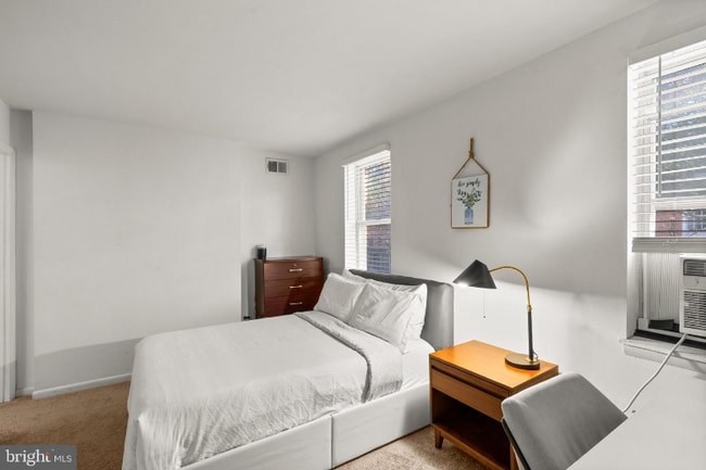 Building Photo - 628 S Paca St