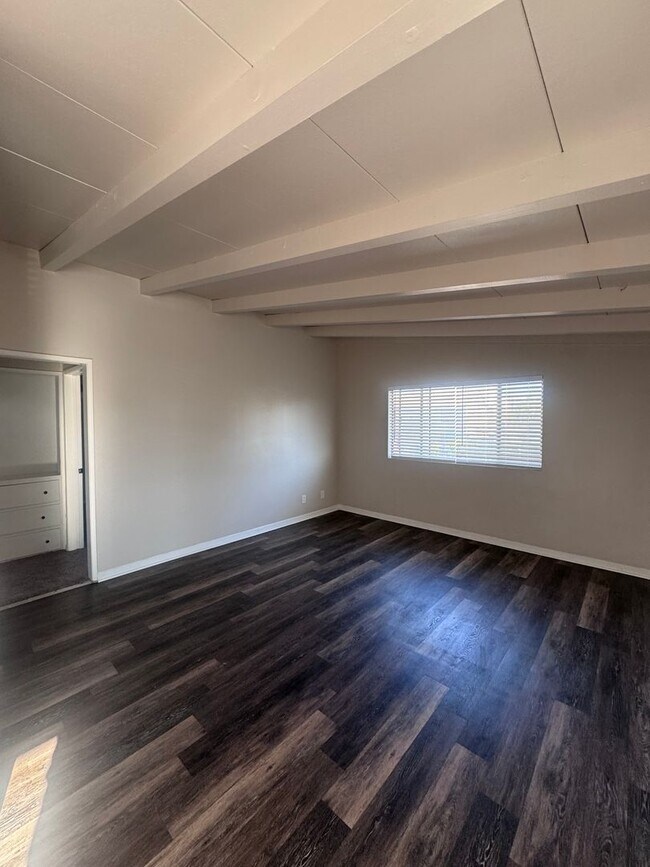 Foto del edificio - 671-677 Illinois Avenue