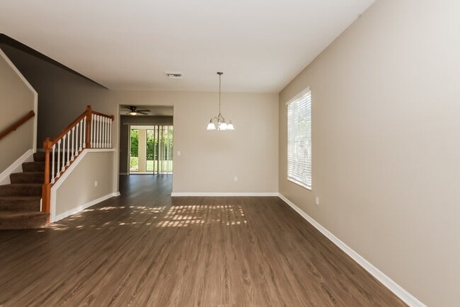 Building Photo - 2185 Fairmont Ln