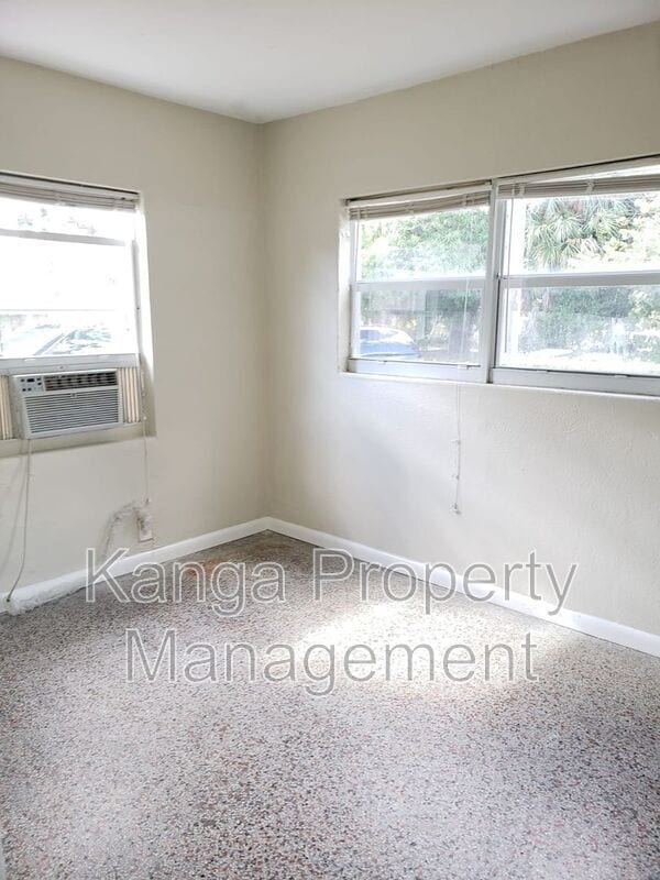 Building Photo - 3718 Henry Ave
