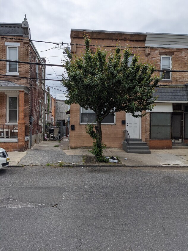 Primary Photo - 1317 S 10th St