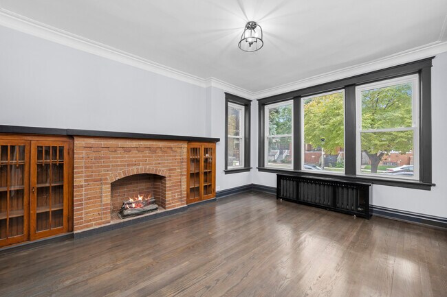 Foto del edificio - 6423 S Maplewood Ave