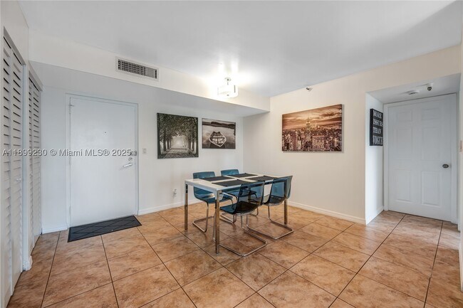 Building Photo - 290 174th St