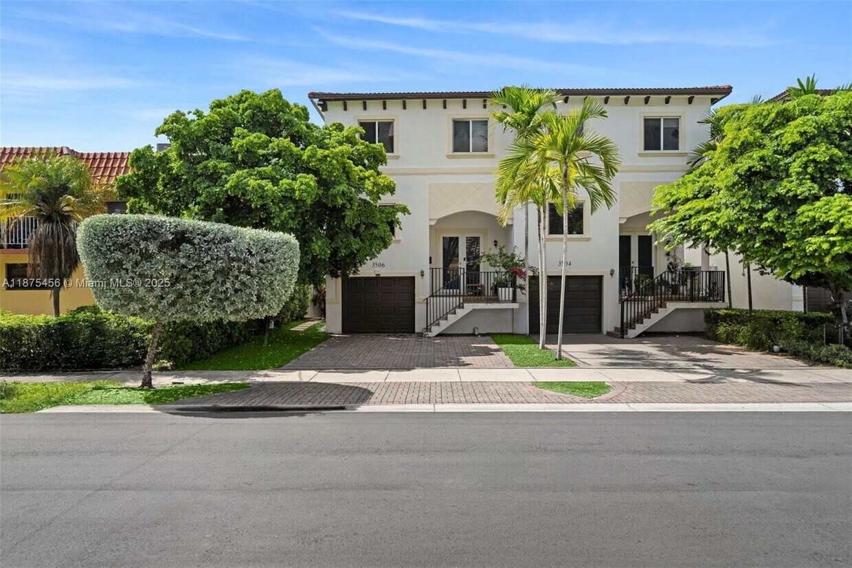 Foto principal - 3506 NE 166th St