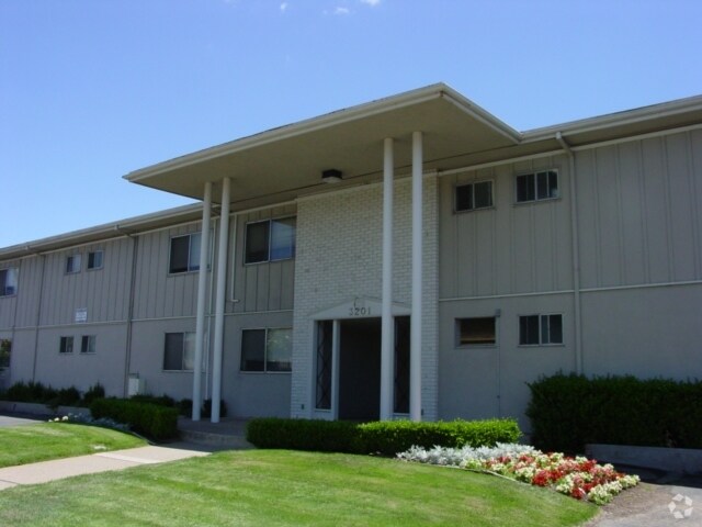Foto del edificio - Lincoln Arms